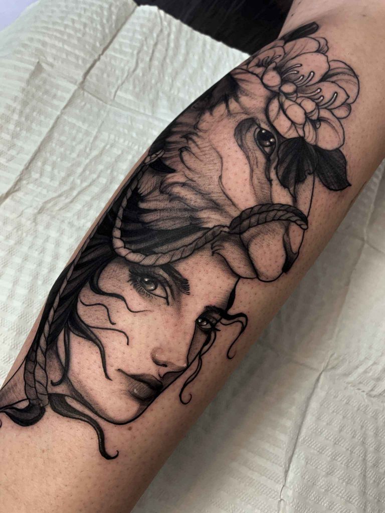 Foto de tatuagem feita por Gustavo Elias (@gambirazink)