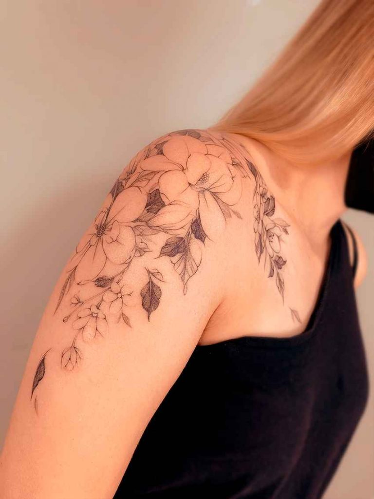 Foto de tatuagem feita por Ibi (@ibitattoo)