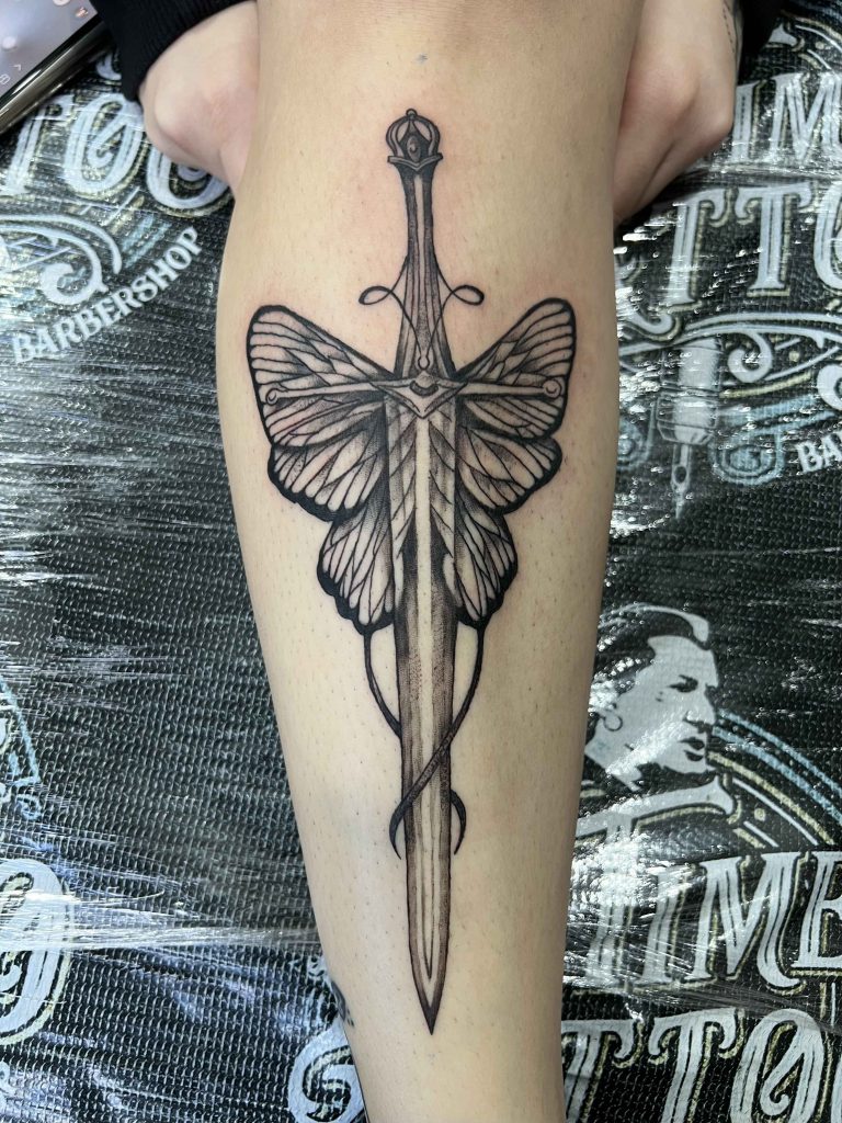 Foto de tatuagem feita por Cinésio Gaus (@cinesio_gaus)