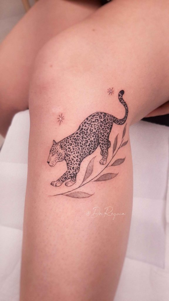 Foto de tatuagem feita por Dri Requia (@drirequia)