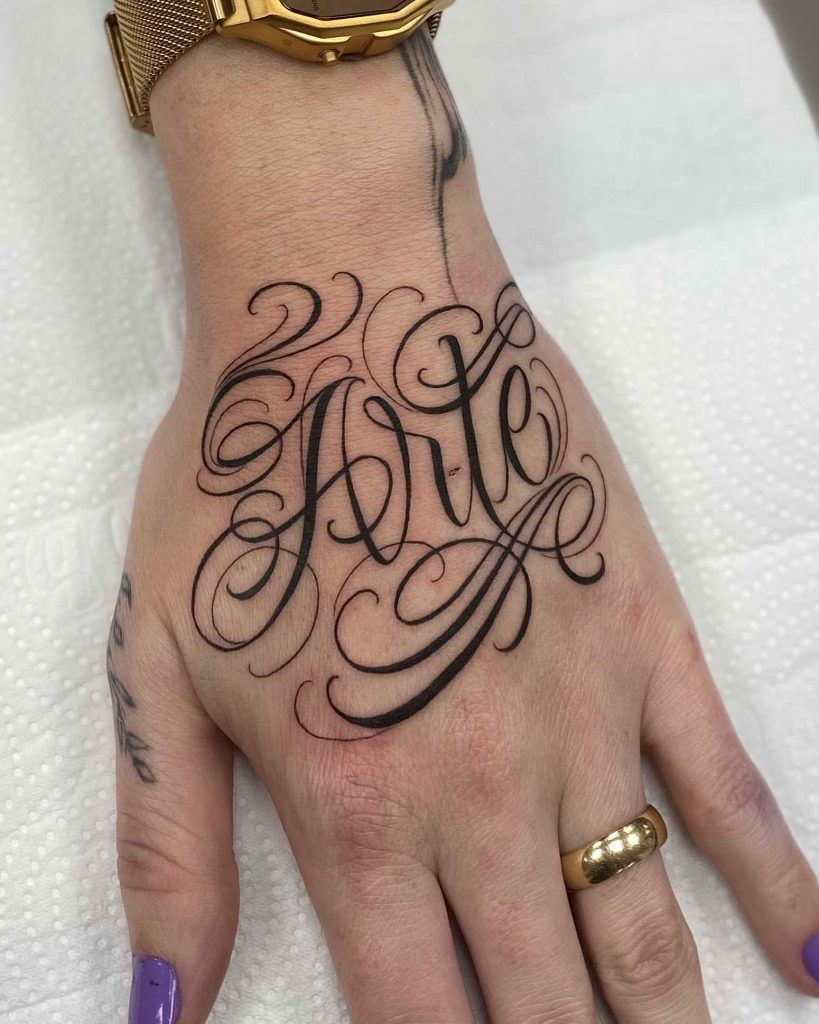 Foto de tatuagem feita por Gabi Baioto (@gabibaioto)