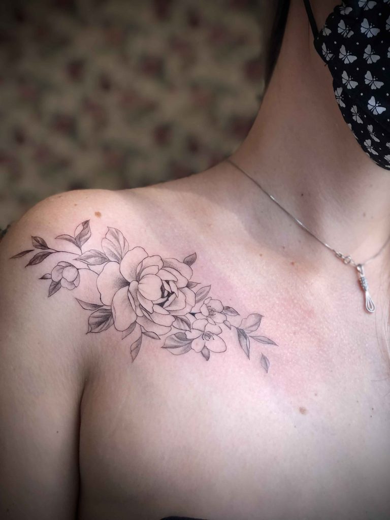 Foto de tatuagem feita por Raquel Miranda (@m.arteink)