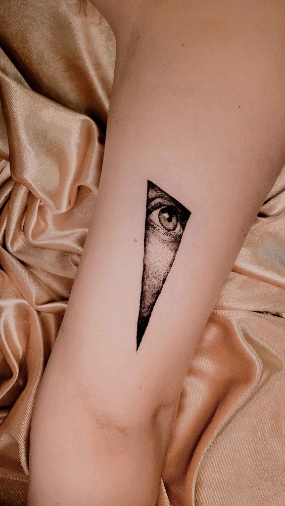 Foto de tatuagem feita por Laura Capelli (@laura.capelli)