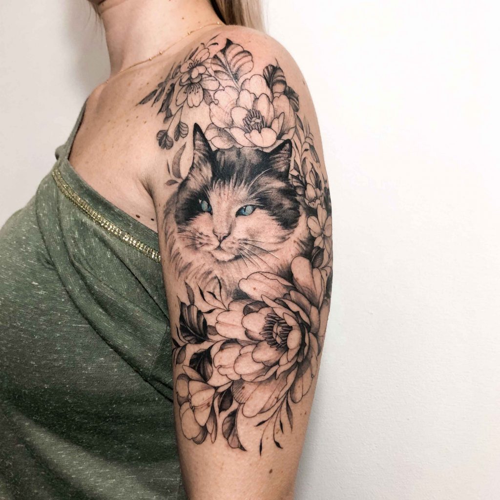 Foto de tatuagem feita por Anna Uliana (@annatattooartist_)