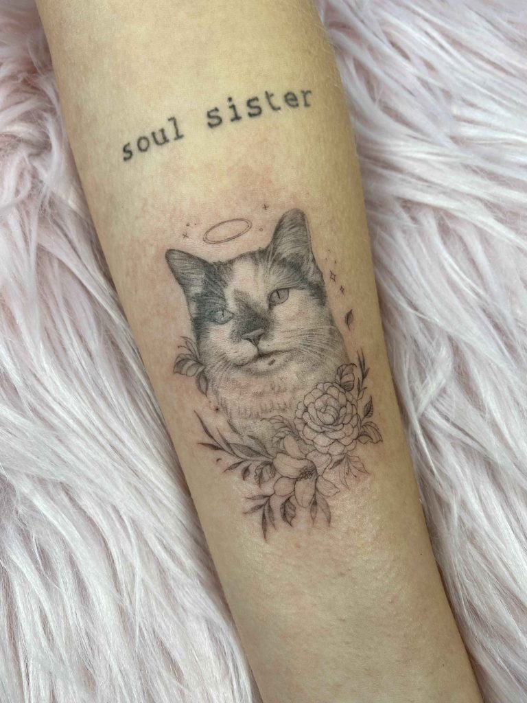 Foto de tatuagem feita por Naiara Bitencourtt (@naia.tattoo)