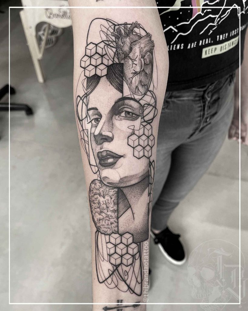 Foto de tatuagem feita por Thi Brandão (@thibrandaotattoo)