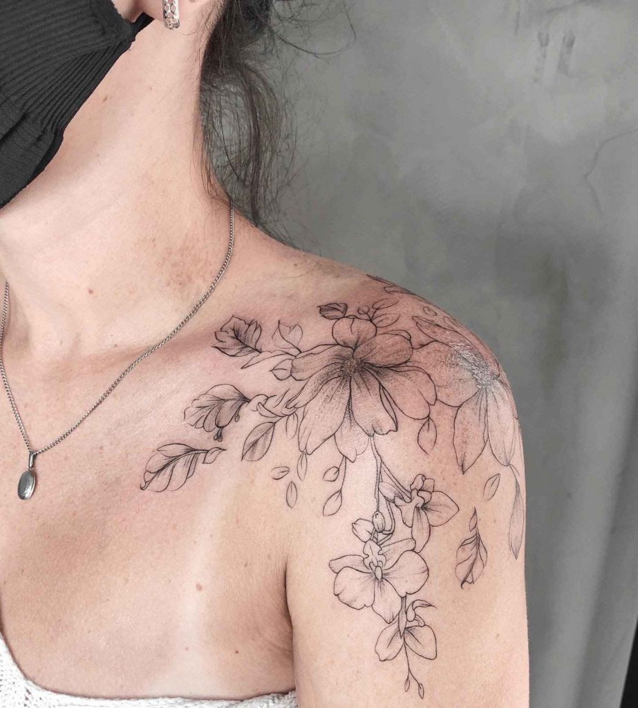 Foto de tatuagem feita por Luiza Proença (@lartlui)