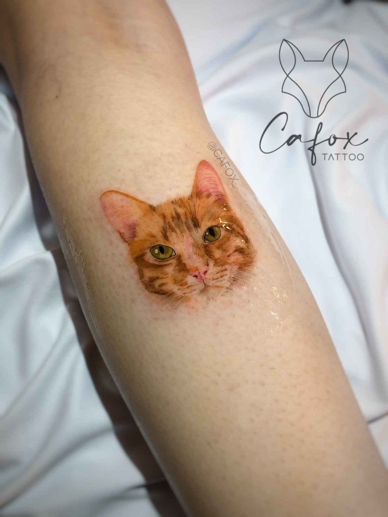 Foto de tatuagem feita por Camila Fox (@cafox_)