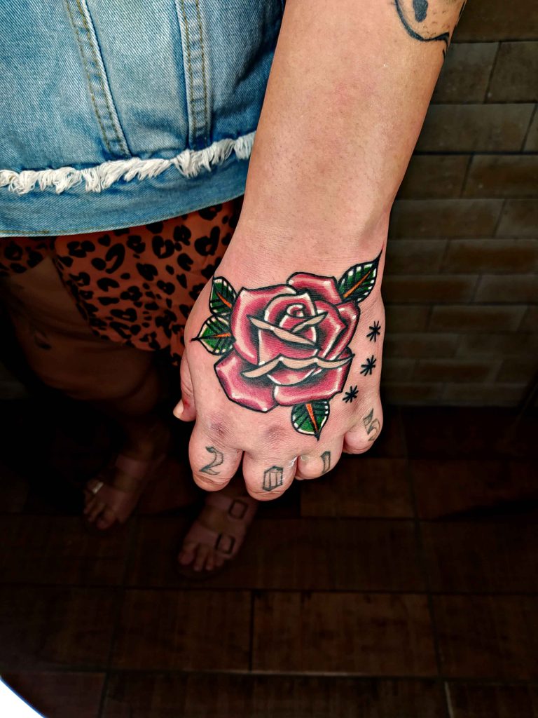 Foto de tatuagem feita por Nane Medusa (@nanemedusa)