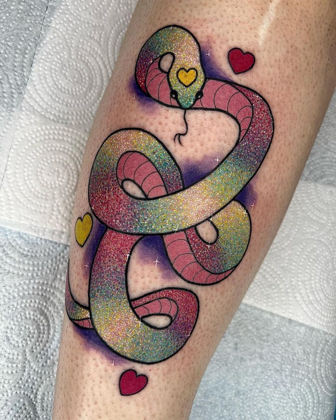 Glitter tattoo conheça o estilo de tatuagem mais brilhante de todos