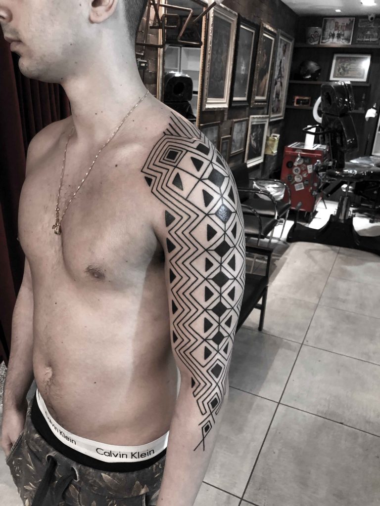 Foto de tatuagem feita por Augusto (@pontilhismotattoo)