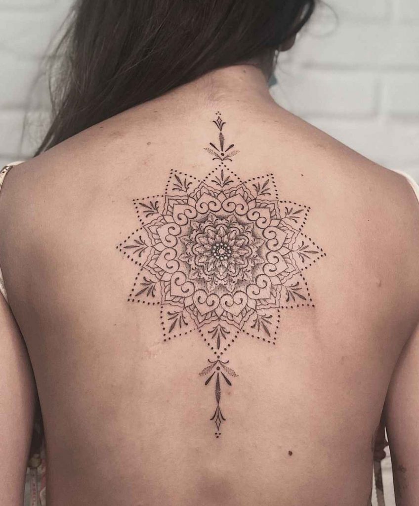 Foto de tatuagem feita por Taís Thorpe (@taisthorpetattoo)